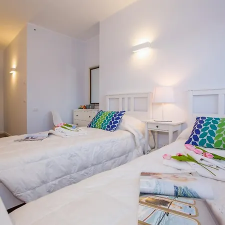 50 Summers Como Apartamento